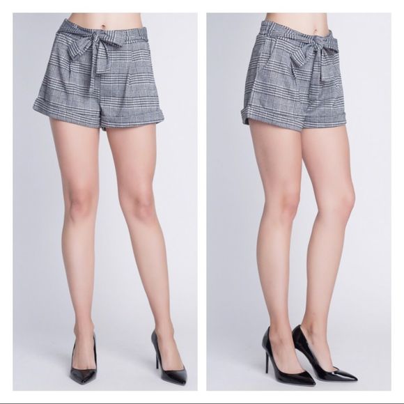 Hounds-print front tie dressy shorts - Picture 1 of 6